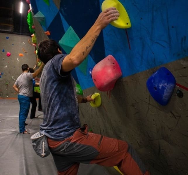 Foto escalando1 (1) (1)