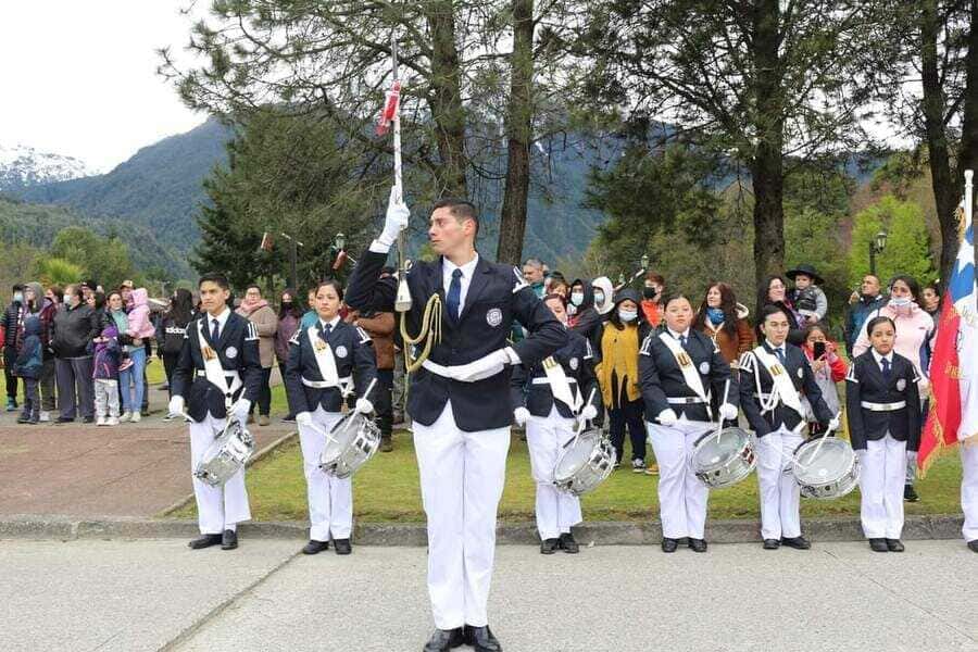 desfile-cisnes-17-(1)-(1)_optimized (1)