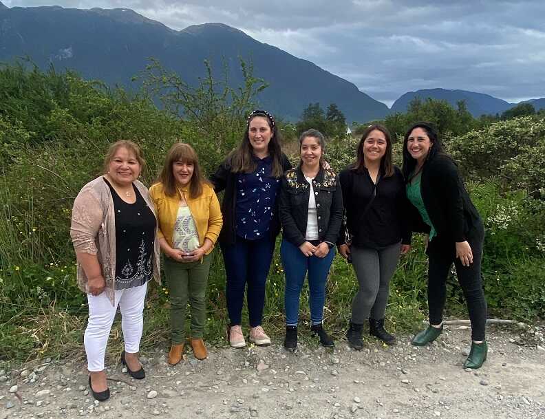 seremi-y-dirigentas-comité-amuyen-3-puerto-aysén_optimized