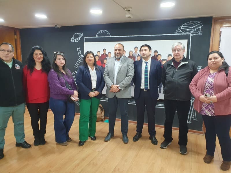 FOTO REUNIÓN MINISTRO DE EDUCACIÓN (1) (1)