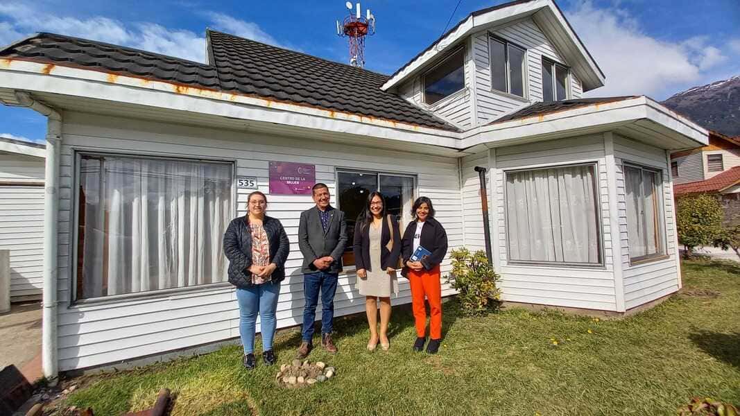 reunion-directora-sernameg-2-(1)_optimized (1)