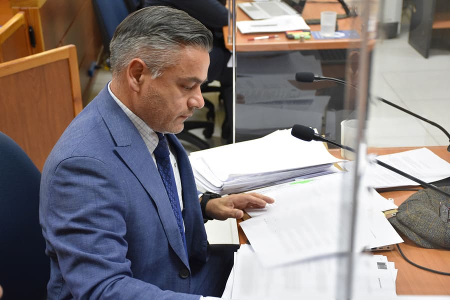 Luis_Contreras1_desenfoque (1) (1)