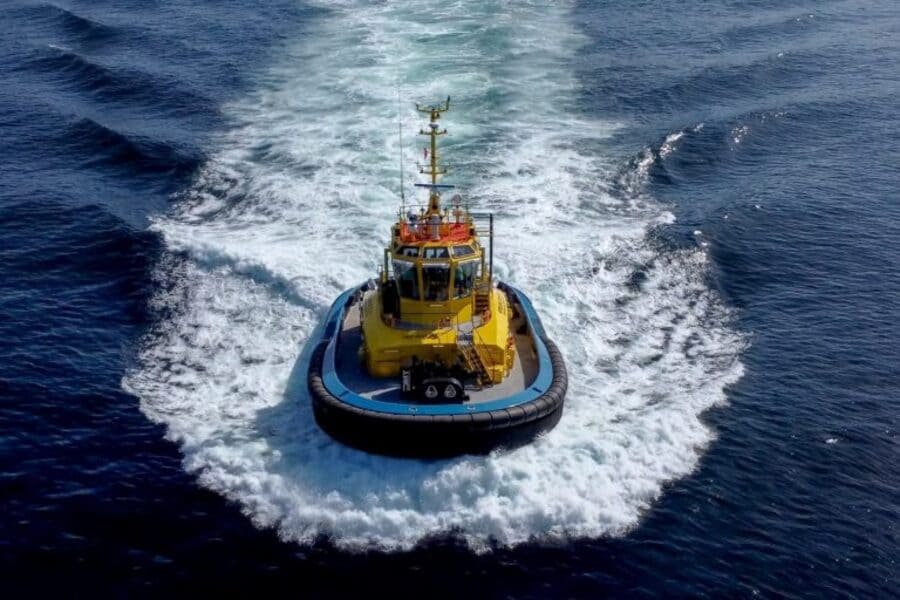 remolcador-electrico-acuerdo-enap-768x512 (1) (1)