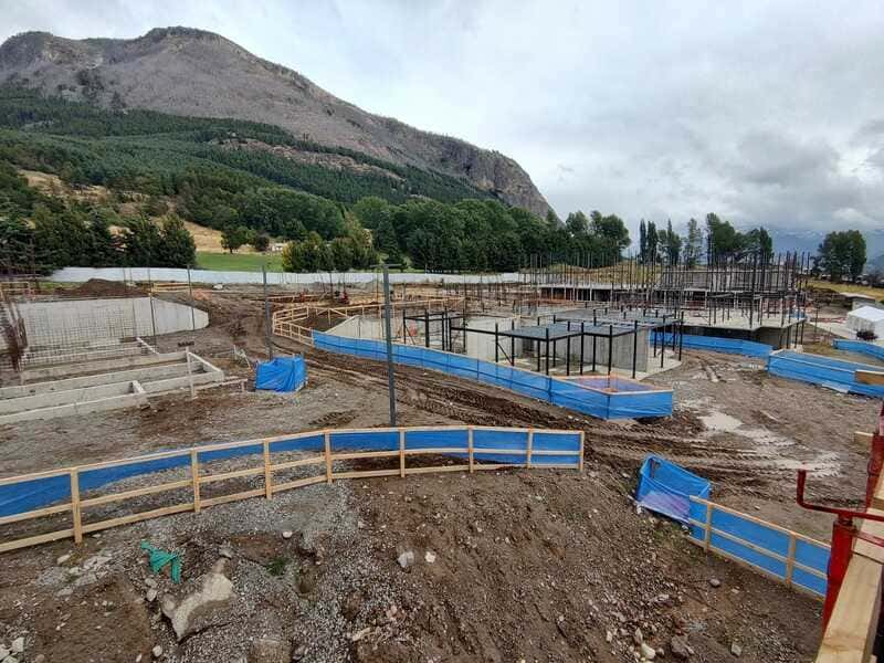 proyecto-lomas-de-coyhaique-ii-considera-cinco-torres-de-4-pisos-con-192-departamentos-en-total-(1)_optimized (1)