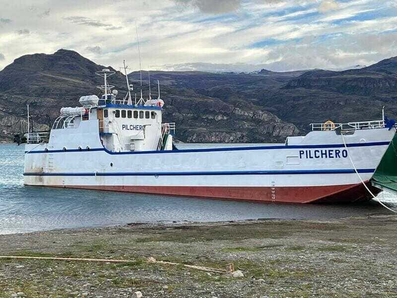 barcaza-pilchero-en-puerto-ibÁÑez-(1)-(1)_optimized (1)