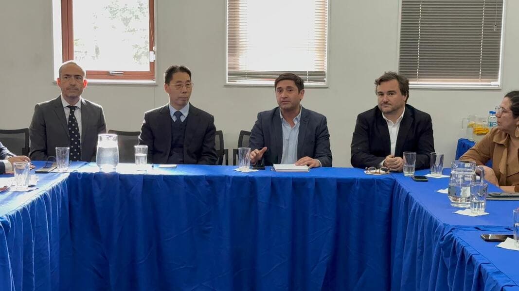 FOTO EMBAJADOR (1) (1)