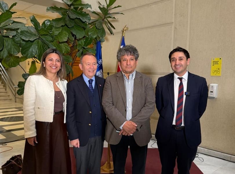 FOTO PARLAMENTARIOS MINISTRO SEGPRES (1) (1)
