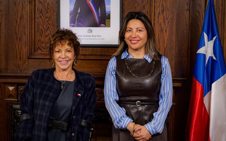 Reunión con ministra Parot (1) (1) (1)