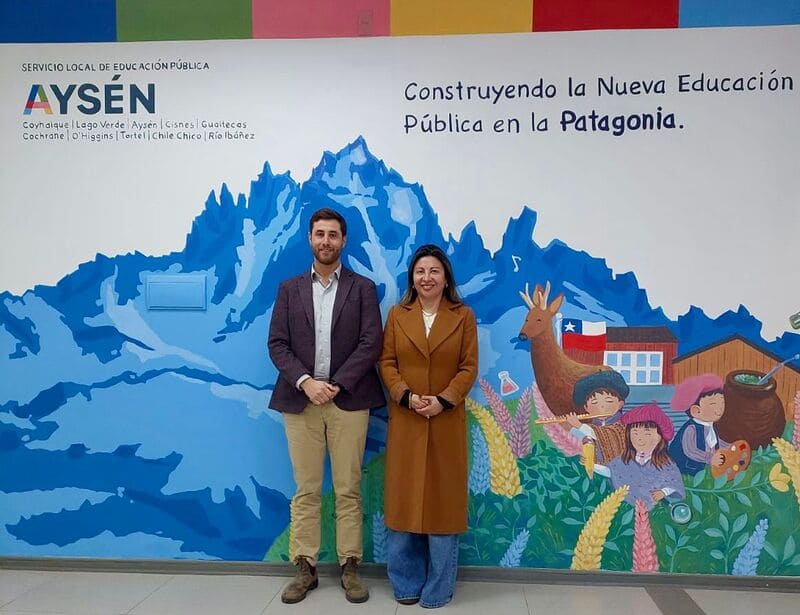 imagen reunión diputada con director slep (1) (1)